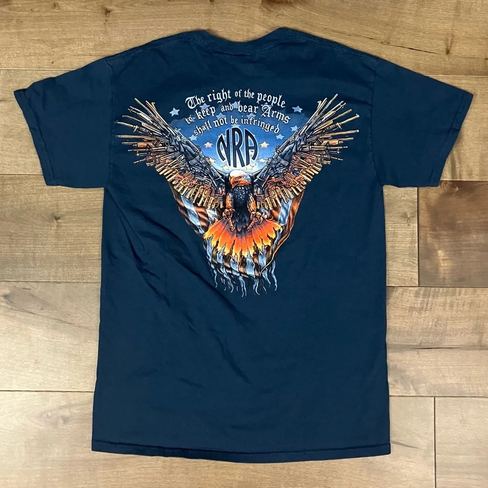 NRA Men’s Size M Short Sleeve Graphic T Shirt Bald Eagle Guns Rifle Logo USA